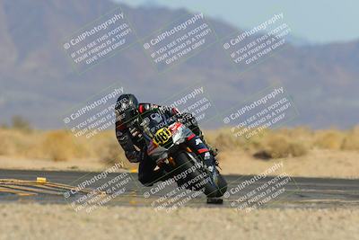 media/Mar-22-2025-CVMA (Sat) [[462c0ffedb]]/Race 13-Amateur Supersport Middleweight/